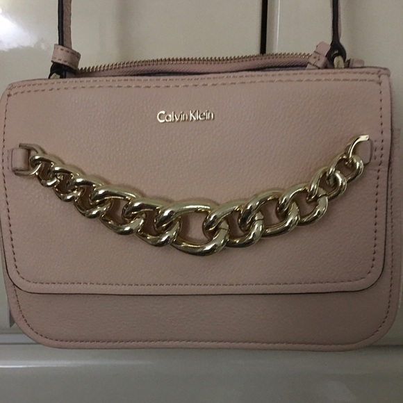 ⭐️⭐️2X. HOST PICK⭐️⭐️ NWT 💯% Authentic Calvin Klein Leather Crossbody - Picture 2 of 16